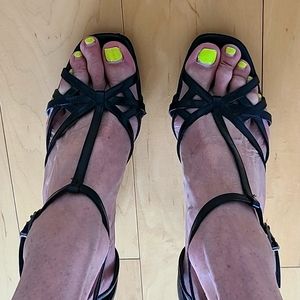 BCBG Girl leather sandals size 8.5